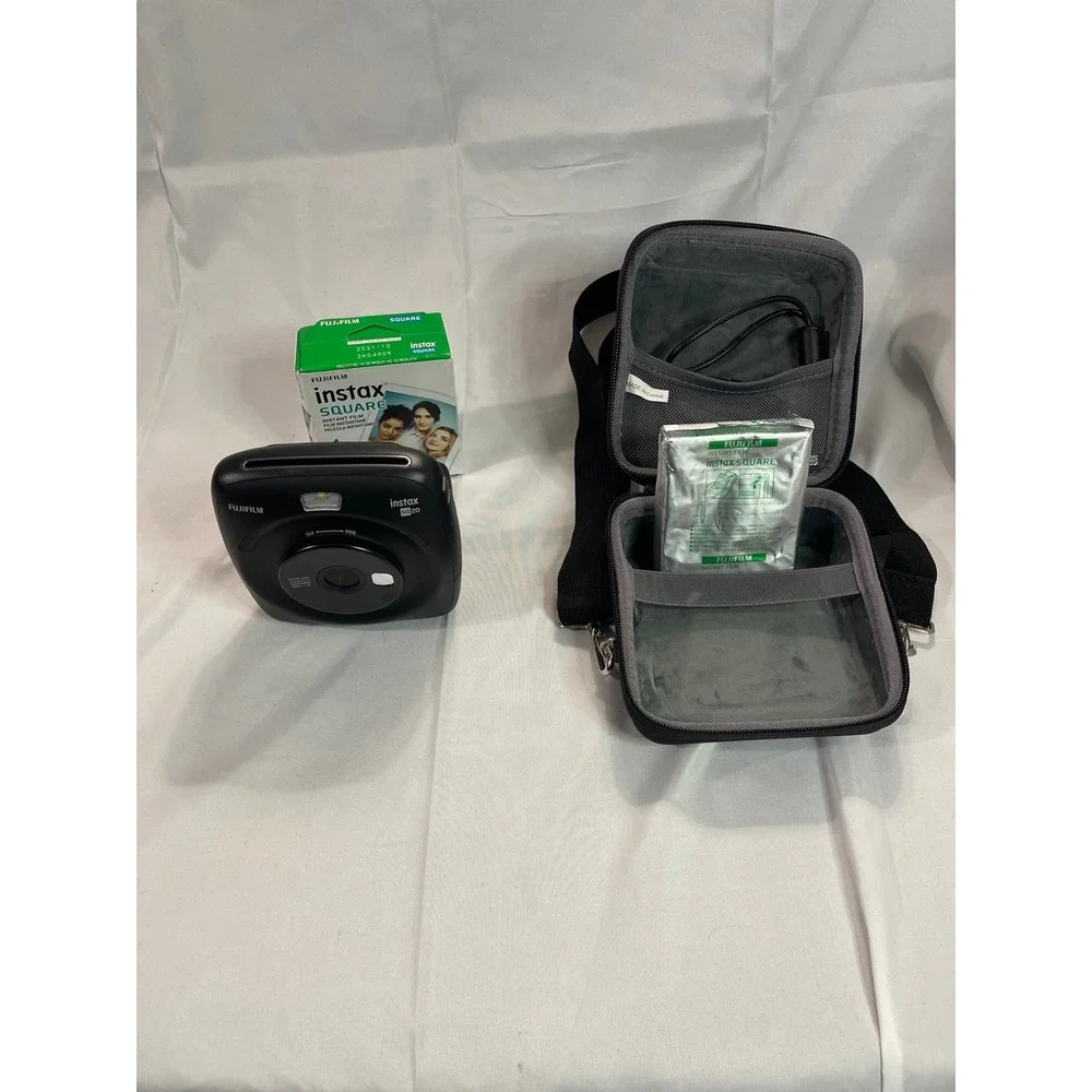 Fujifilm Instax Square SQ20 Hybrid Instant Camera Matte Black with Case and Film